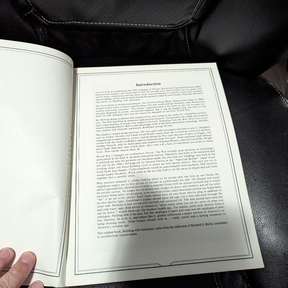 COPY - Lee Valley. Book. Homes & Interiors of the 1920. Restoration Guide. - Picture 7 of 15